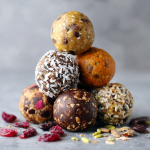 Chocolate Oatmeal Energy Balls (No-Bake Snack Recipe)